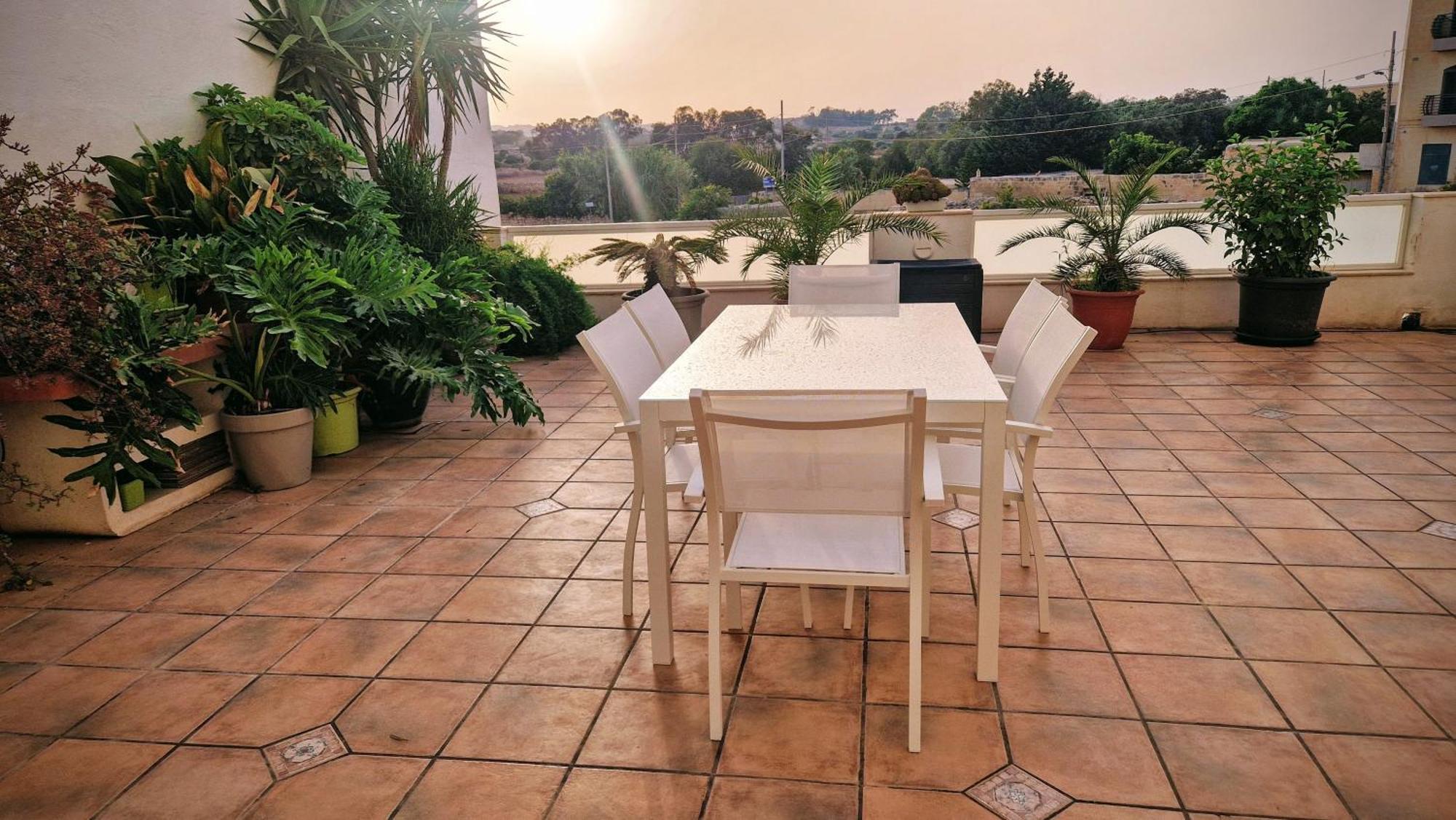 Carousel Apartments Qrendi Екстериор снимка