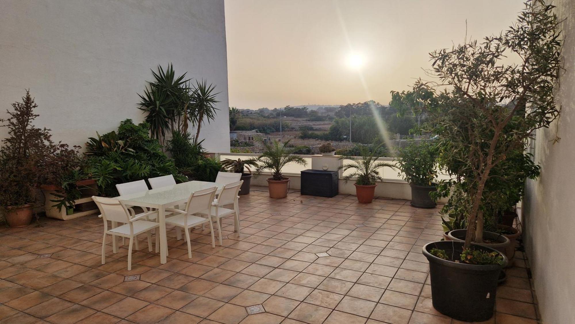 Carousel Apartments Qrendi Екстериор снимка