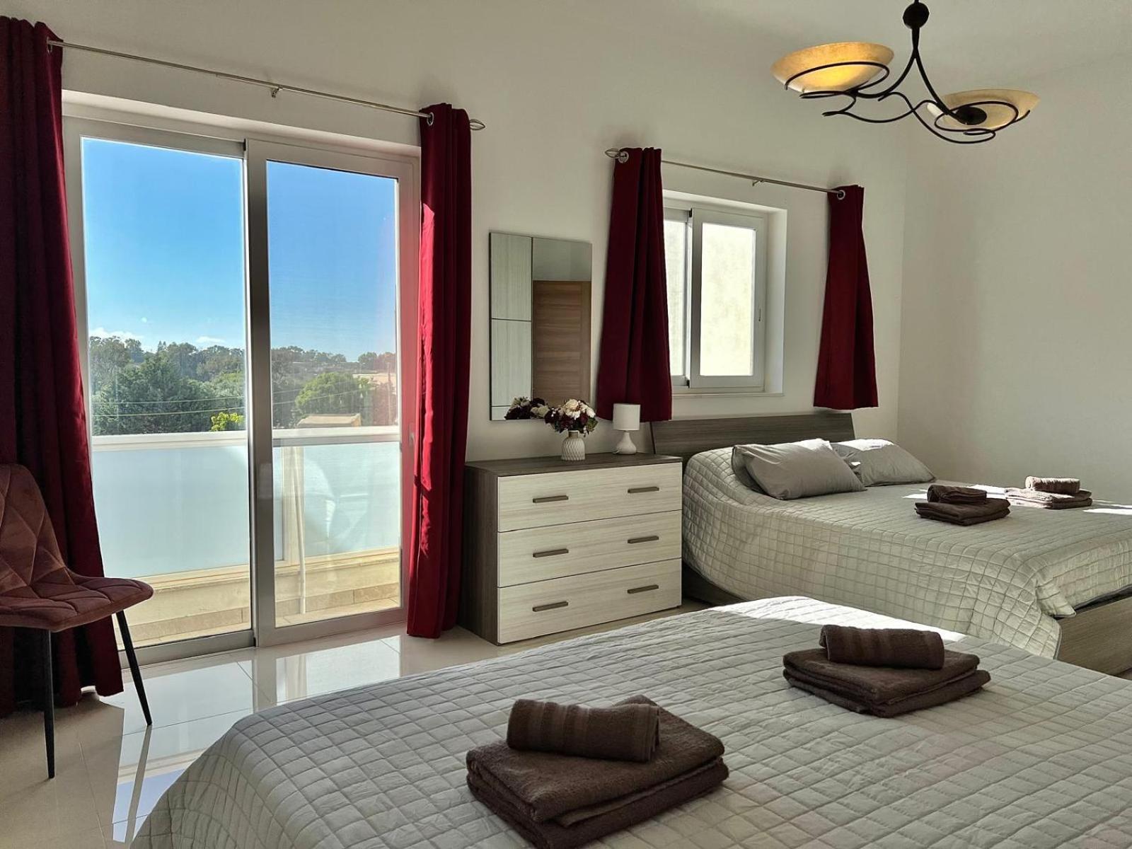 Carousel Apartments Qrendi Екстериор снимка