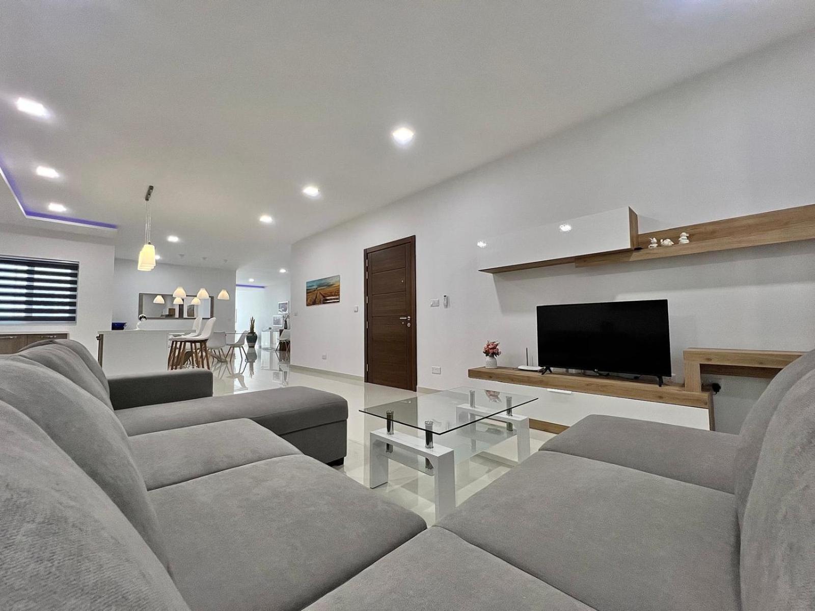 Carousel Apartments Qrendi Екстериор снимка
