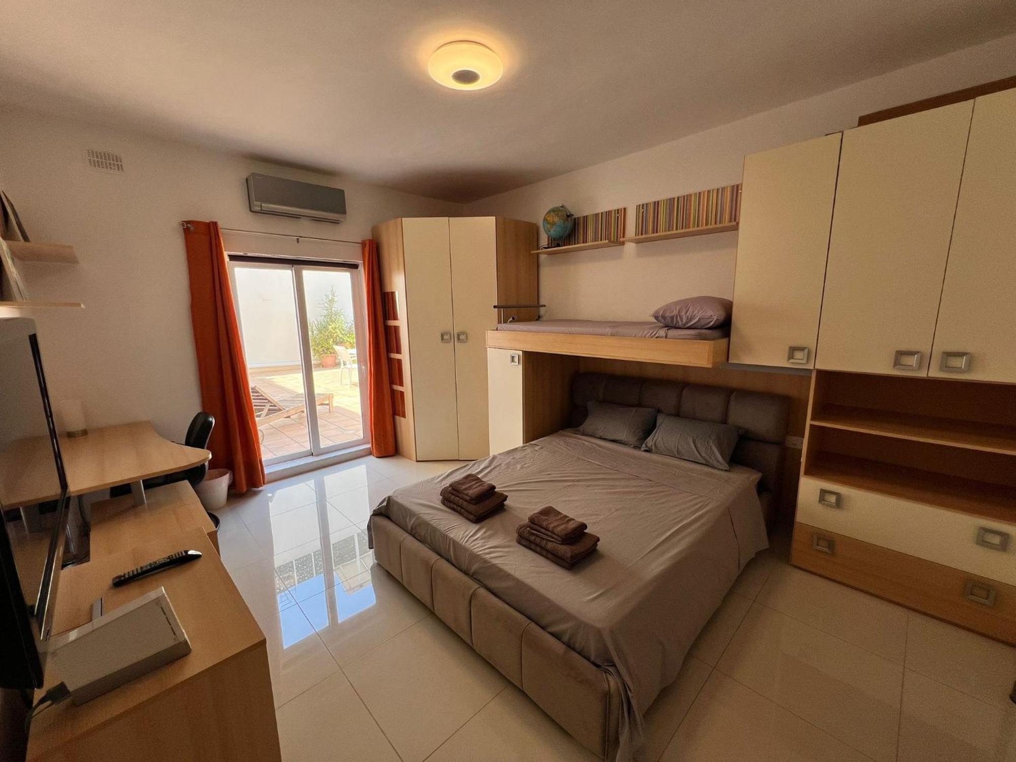 Carousel Apartments Qrendi Екстериор снимка