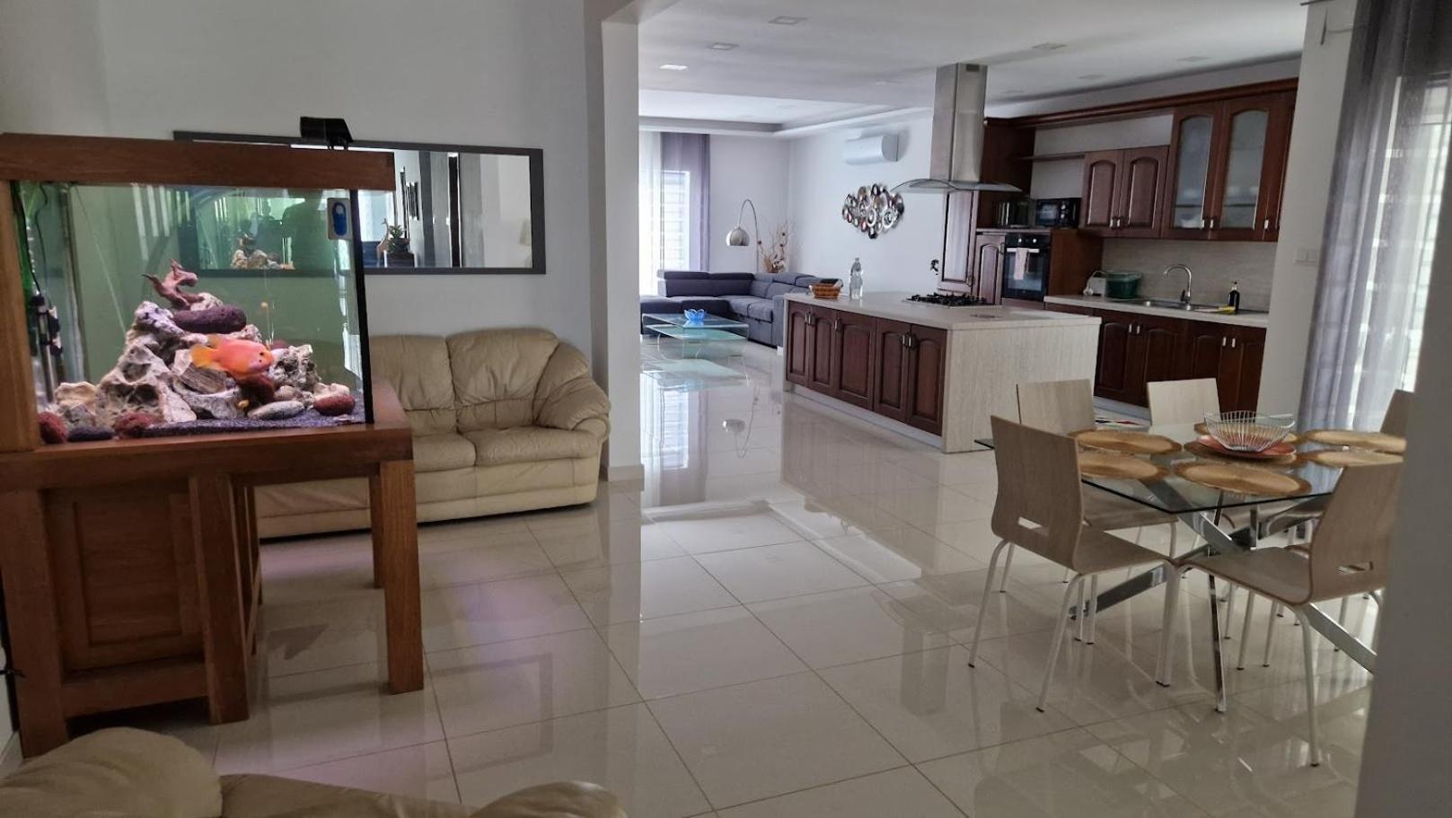 Carousel Apartments Qrendi Екстериор снимка